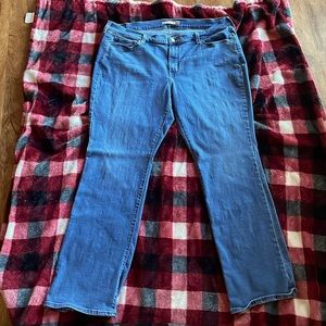 Levi Struass Womans Classic Bootcut Jeans
